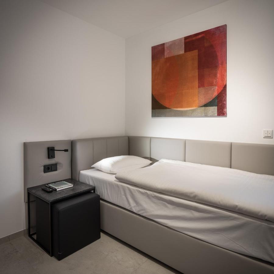 Home & Work Pulheim Exterior foto