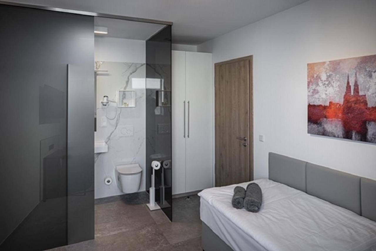 Home & Work Pulheim Exterior foto